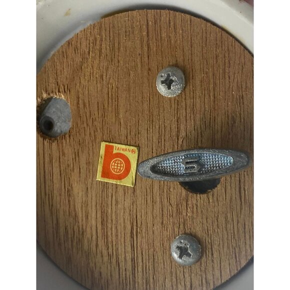 Vintage Musical Porcelain Figurine Of Girl Holding Book Made In Taiwan 7" Tall - Picture 3 of 6